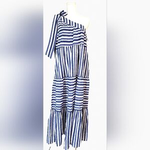 Madison Matthews blue and white stripedOne Shoulder Tie
Maxi Dress Sz: Large NWT